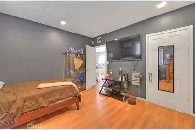 552 W 108th Street, Los Angeles, CA 90044 - Photo 40