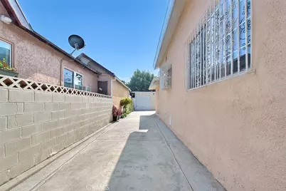 552 W 108th Street, Los Angeles, CA 90044 - Photo 14
