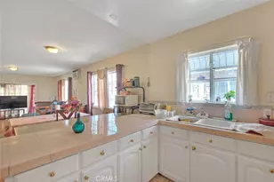 552 W 108th St, Los Angeles, CA 90044 - Photo 20