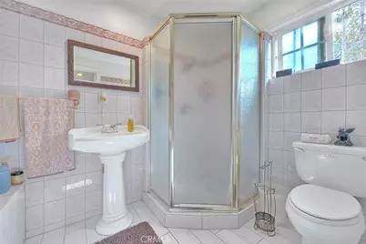 552 W 108th Street, Los Angeles, CA 90044 - Photo 36