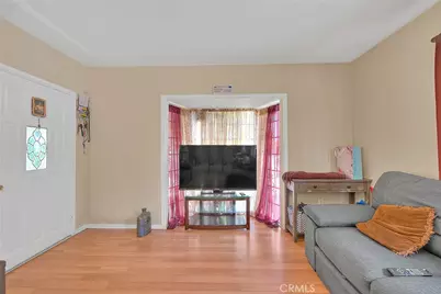 552 W 108th Street, Los Angeles, CA 90044 - Photo 28