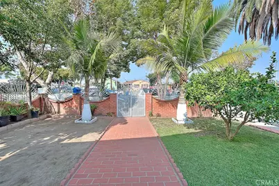 552 W 108th Street, Los Angeles, CA 90044 - Photo 8