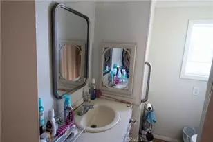 11423 Chamberlaine Way, Adelanto, CA 92301 - Photo 16