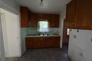 8511 Maie, Los Angeles, CA 90001 - Photo 12