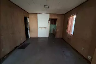 8511 Maie, Los Angeles, CA 90001 - Photo 6