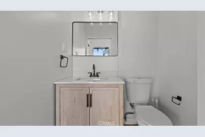 715 W 104th St, Los Angeles, CA 90044 - Photo 12