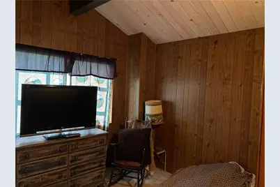 24924 Saxon Dr, Crestline, CA 92325 - Photo 22