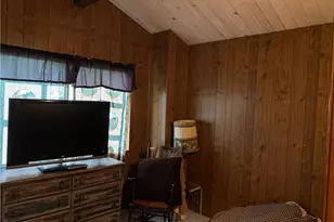 24924 Saxon Dr, Crestline, CA 92325 - Photo 22