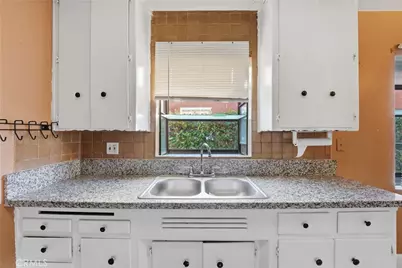 12318 Halo, Lynwood, CA 90262 - Photo 14