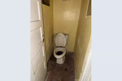 8411 S San Pedro, Los Angeles, CA 90003 - Photo 8