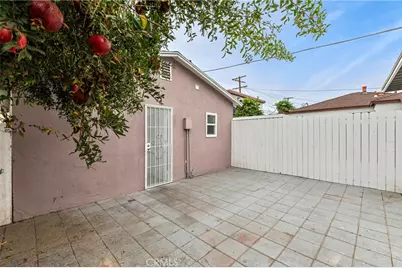 8023 Hooper Ave, Los Angeles, CA 90001 - Photo 32