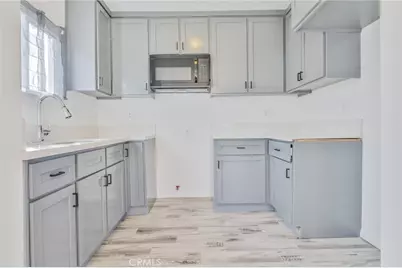 946 E 104th, Los Angeles, CA 90002 - Photo 12