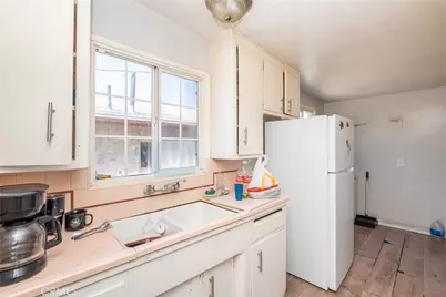 9421 Dearborn, South Gate, CA 90280 - Photo 52