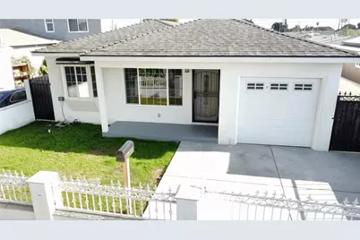 1402 E O, Wilmington, CA 90744 - Photo 2