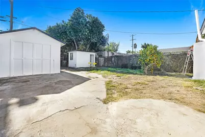 230 E 75th Street, Los Angeles, CA 90003 - Photo 10
