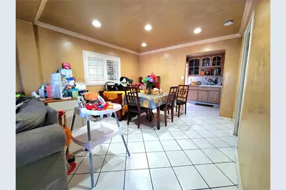 860 W 73rd St., Los Angeles, CA 90044 - Photo 14