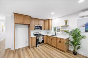 9008 Baring Cross, Los Angeles, CA 90044 - Photo 14
