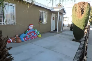 157 E 104th St, Los Angeles, CA 90003 - Photo 2