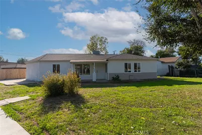 8326 Greenpoint, Riverside, CA 92503 - Photo 2