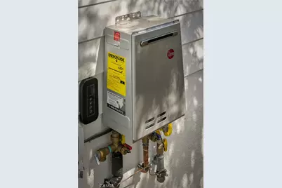 6150 Strickland Avenue, Los Angeles, CA 90042 - Photo 30