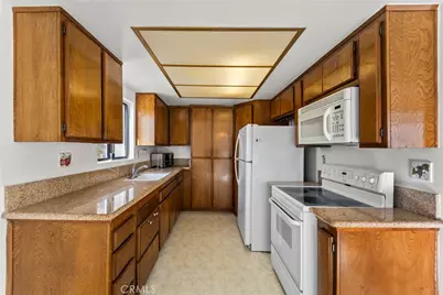 15000 Halldale Avenue #101, Gardena, CA 90247 - Photo 8