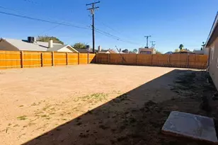 8669 S Loop Blvd, California City, CA 93505 - Photo 12