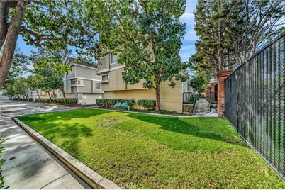 2800 Plaza Del Amo #425, Torrance, CA 90503 - Photo 2