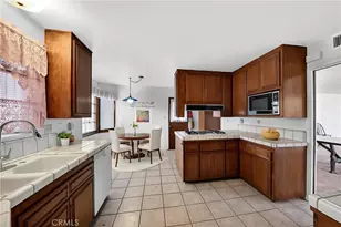 203 N Royal Pl, Anaheim, CA 92806 - Photo 6