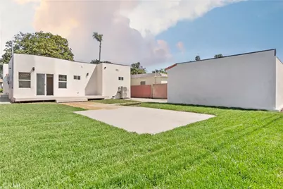 3991 Hubert Avenue, Leimert Park, CA 90008 - Photo 32