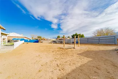 16271 Nisqualli, Victorville, CA 92395 - Photo 18