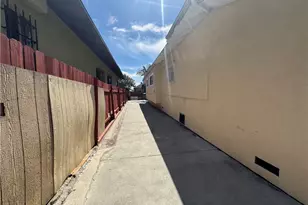 2129 30th W 30th, Los Angeles, CA 90018 - Photo 46