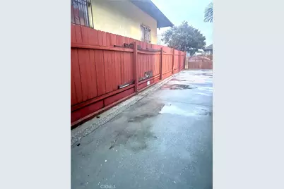 2129 30th W 30th, Los Angeles, CA 90018 - Photo 6