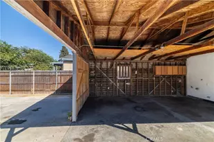 2432 E 112th Pl, Los Angeles, CA 90059 - Photo 14
