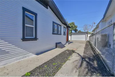 1335 W 68th, Los Angeles, CA 90044 - Photo 26