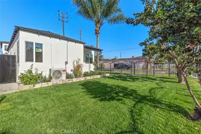 8921 Wadsworth, Los Angeles, CA 90002 - Photo 4