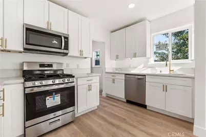 8921 Wadsworth, Los Angeles, CA 90002 - Photo 10