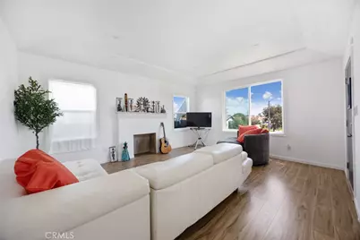 7037 Cimarron Street, Los Angeles, CA 90047 - Photo 8