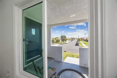 7037 Cimarron Street, Los Angeles, CA 90047 - Photo 10