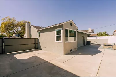 1840 Lave Avenue, Long Beach, CA 90815 - Photo 46