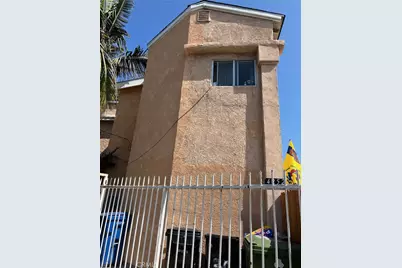 300 E 42nd Place, Los Angeles, CA 90011 - Photo 4