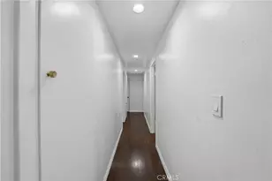 20703 Collins, Woodland Hills, CA 91367 - Photo 24