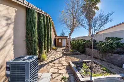 17648 Park Plaza Court, Victorville, CA 92395 - Photo 32