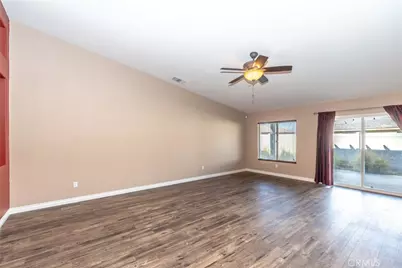 17648 Park Plaza Court, Victorville, CA 92395 - Photo 8