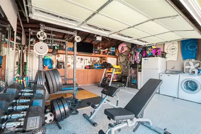 15705 Hayter Ave, Paramount, CA 90723 - Photo 40