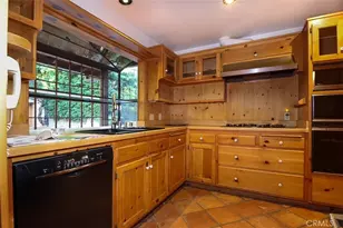 9860 Yoakum Dr, Beverly Hills, CA 90210 - Photo 4