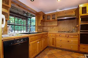 9860 Yoakum Dr, Beverly Hills, CA 90210 - Photo 4