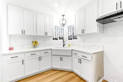 8109 Antwerp Street, Los Angeles, CA 90001 - Photo 10