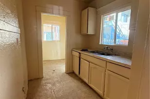 4257 San Pedro Pl, Los Angeles, CA 90011 - Photo 26