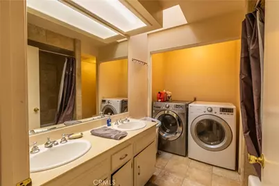 910 E Glendale, Orange, CA 92865 - Photo 12