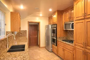 1823 Hillside Dr, Glendale, CA 91208 - Photo 8